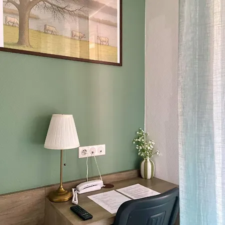 Hoteliere Du Magnoac Отель Castelnau-Magnoac